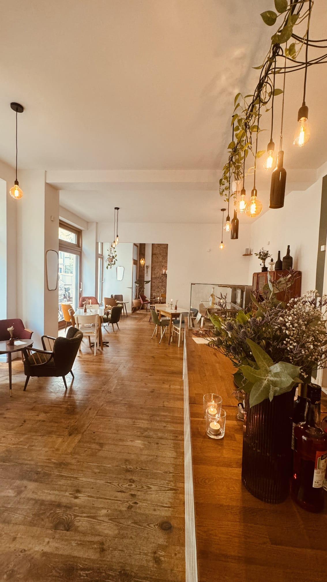 Innenraum des Restaurants Zeitouna
